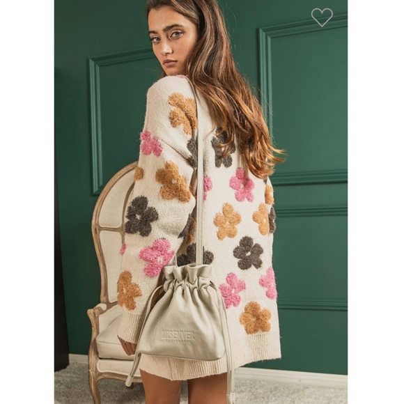 Retro Flower Power Cozy Cream Knit Cardigan - Picture 4 of 9